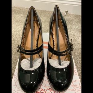 Journey and Crew faux patent leather Mary Jane